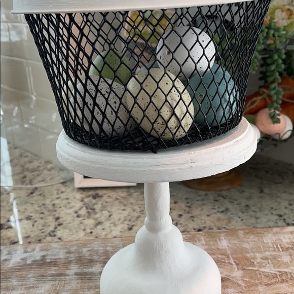 Decor - Picture 2 of 3